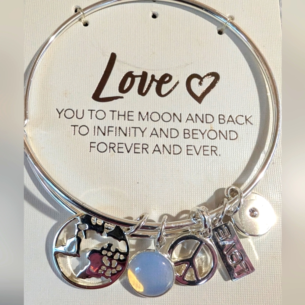 I am (love) 5 charm bracelet NWT